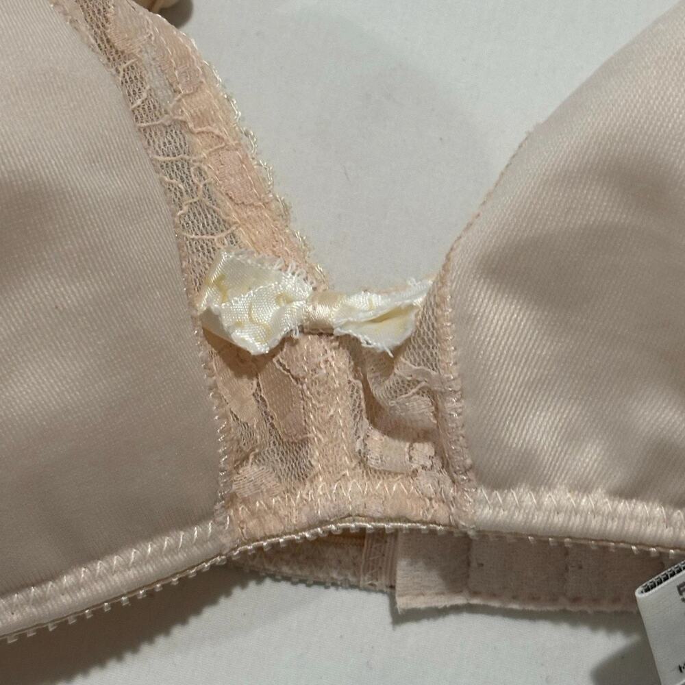 2 VINTAGE Givenchy Underdressings Size 34C Bras Lace Nylon Blend Beige Bow Front - Picture 6 of 7